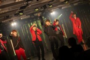 Super Break Dawnによるライブの様子。