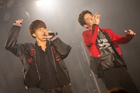 Super Break Dawnによるライブの様子。