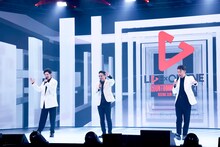 左からEXILE MAKIDAI、松本利夫、EXILE USA。（写真提供：LDH JAPAN）