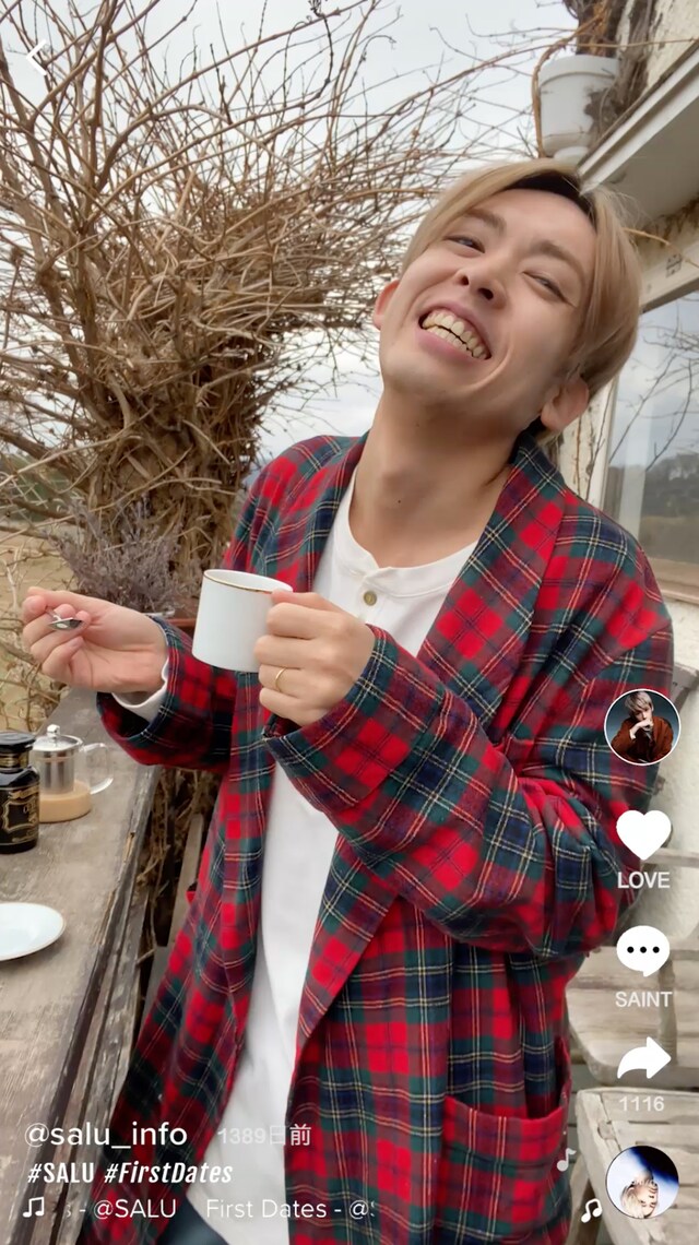SALU「First Dates」ミュージックビデオより。