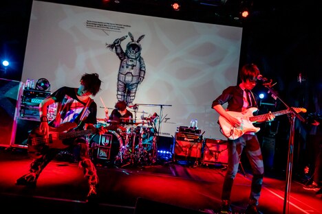 UNISON SQUARE GARDEN「USG 2020『LIVE (in the) HOUSE -Count Down Style-』」の様子。（Photo by Viola Kam［V'z Twinkle］）