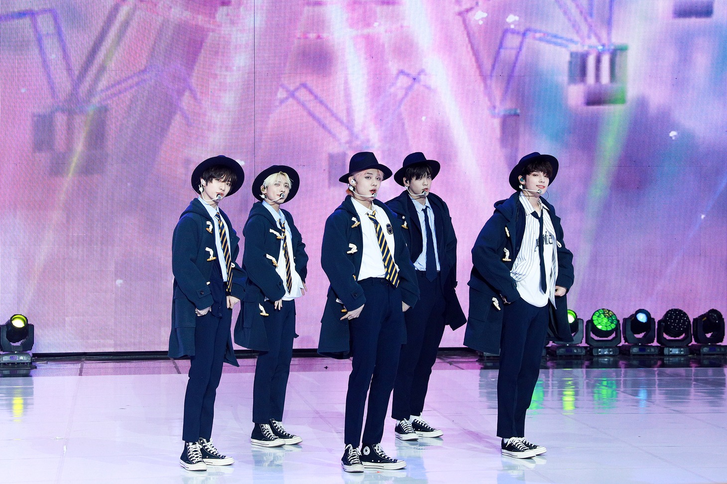TOMORROW X TOGETHER（写真提供：Big Hit Labels）