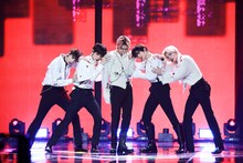 TOMORROW X TOGETHER（写真提供：Big Hit Labels）