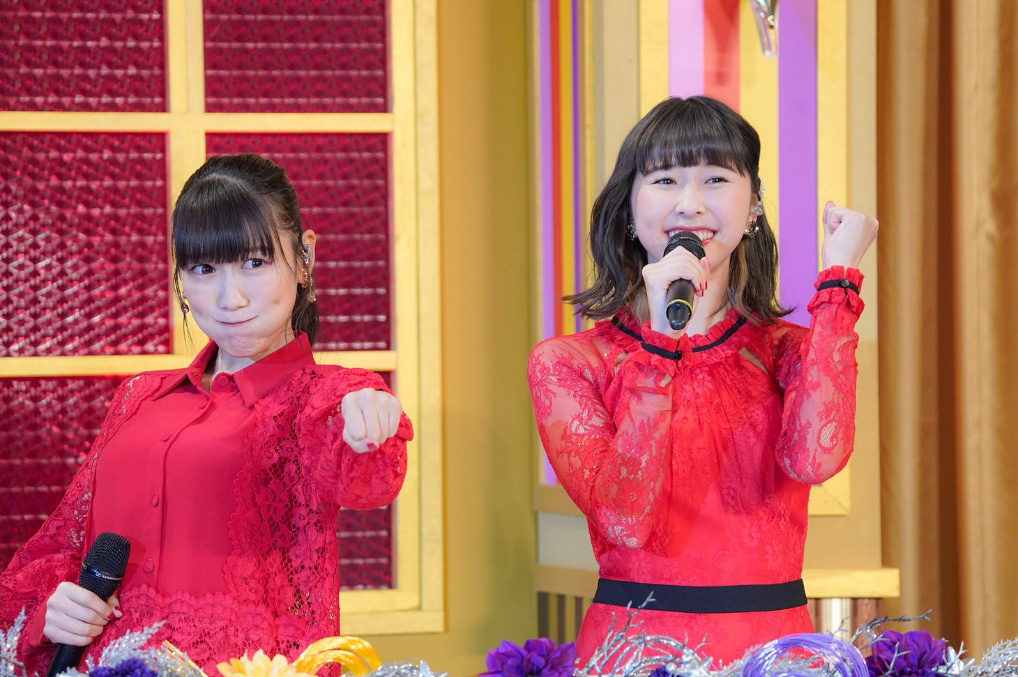 紅組の高城れにと玉井詩織。（撮影：上飯坂一）