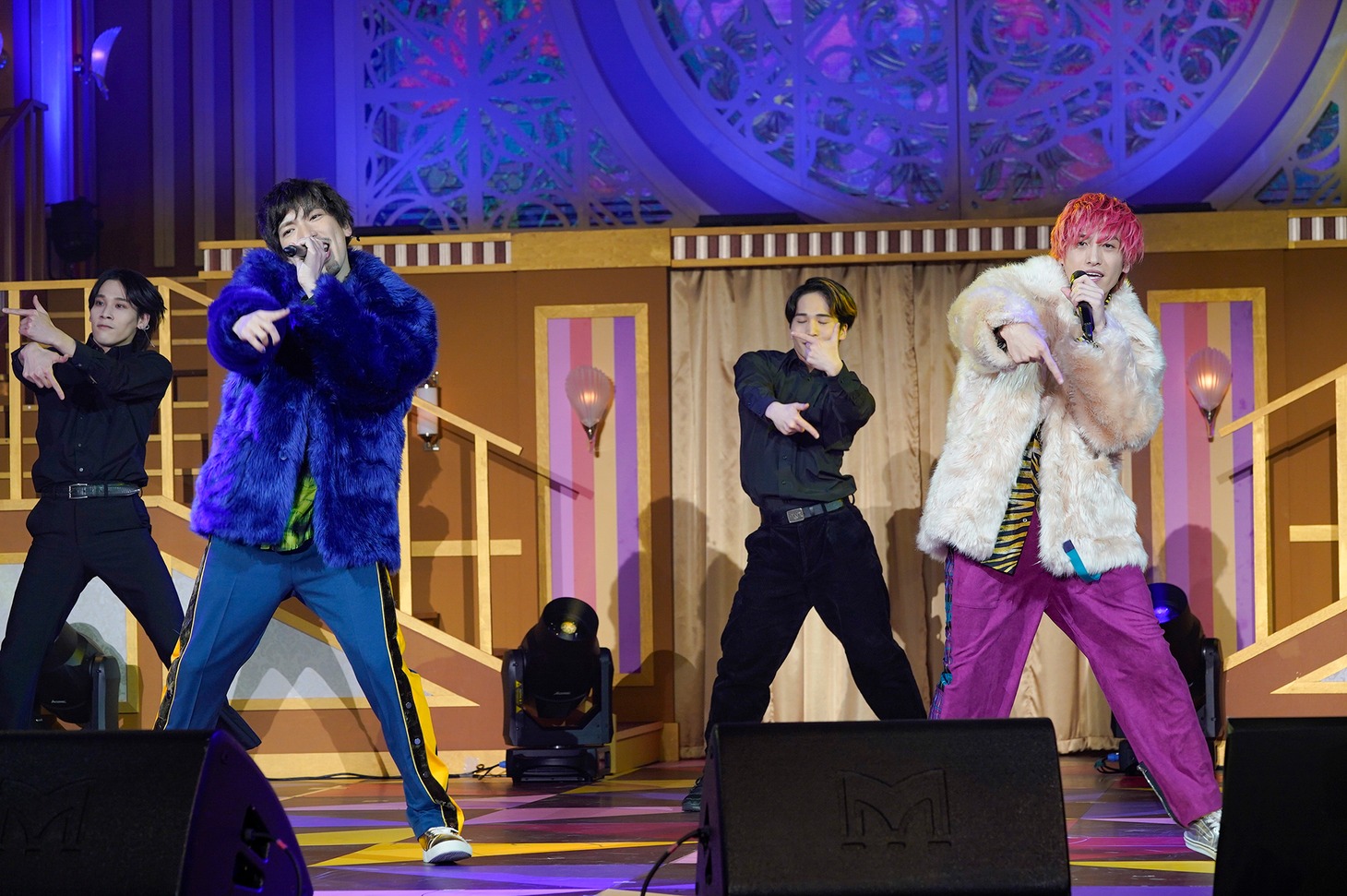 EXIT（撮影：上飯坂一）