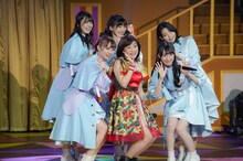 松本明子とukka。（撮影：上飯坂一）