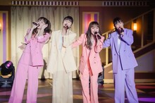 ももいろクローバーZによるライブの様子。（撮影：上飯坂一）