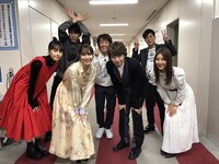 「ネプリーグSP」の「知ってるワイフ」チーム。前列左から安藤ニコ、広瀬アリス、大倉忠義、瀧本美織、後列左から原田泰造、堀内健、名倉潤。 (c)フジテレビ