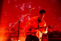 清水エイスケ（Vo, G）（Photo by Naoki Yamashita）