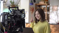 「HENNGE One」の新テレビCM「こまっちゃうナ」編より。