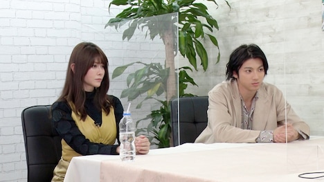 真木よう子と山田裕貴。(c)フジテレビ