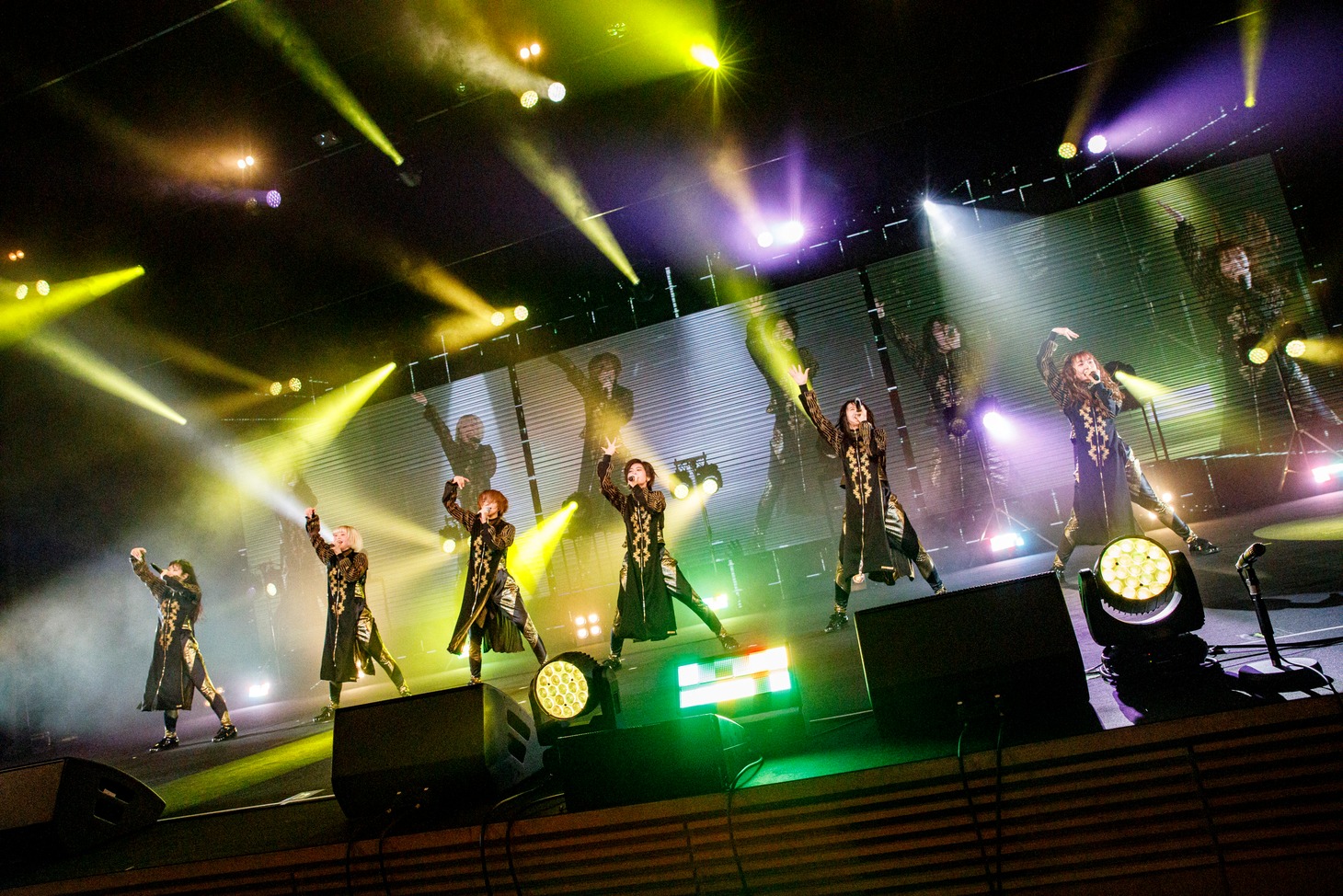 EMPiRE（Photo by sotobayashi kenta）