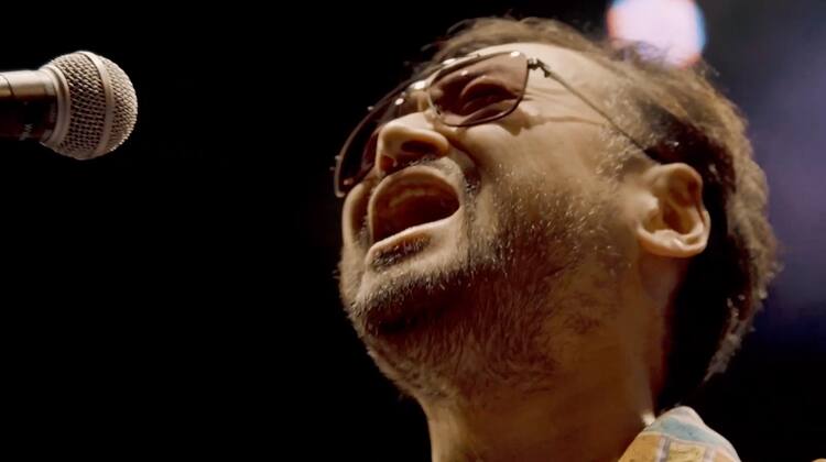 前野健太 自由奔放な語りと鬼気迫る歌で笑いと感動巻き起こした年末ワンマンライブ ライブレポート 音楽ナタリー