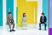 左から飯尾和樹（ずん）、仲里依紗、バカリズム。(c)MBS