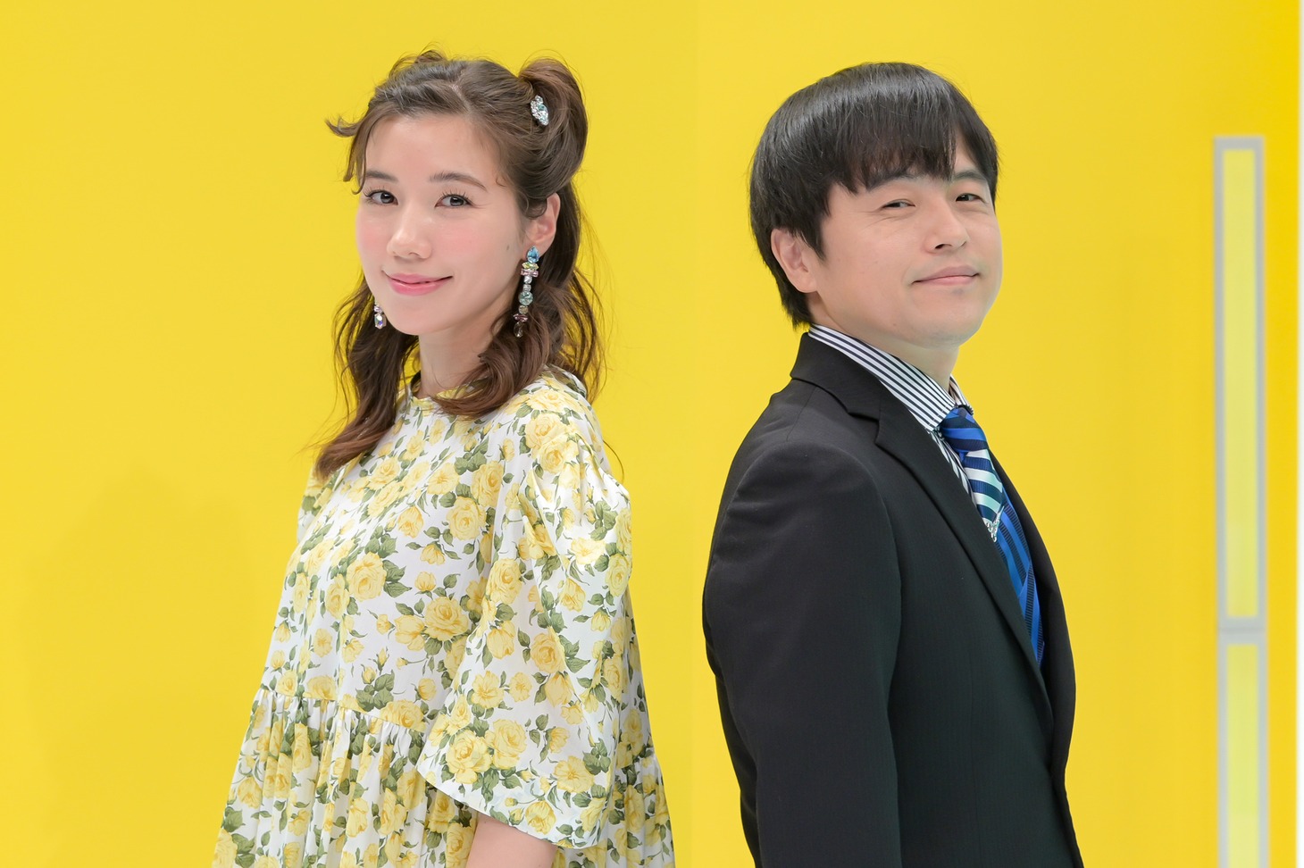 左から仲里依紗、バカリズム。(c)MBS