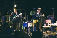 左から小川翔、七尾旅人（撮影：新保勇樹）