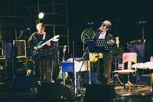 左から小川翔、七尾旅人（撮影：新保勇樹）