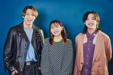 左からRIKU、ikura、Ayase。