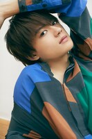 「佐野勇斗カレンダー 2021.4-2022.3」通常版表紙 (c)SDP