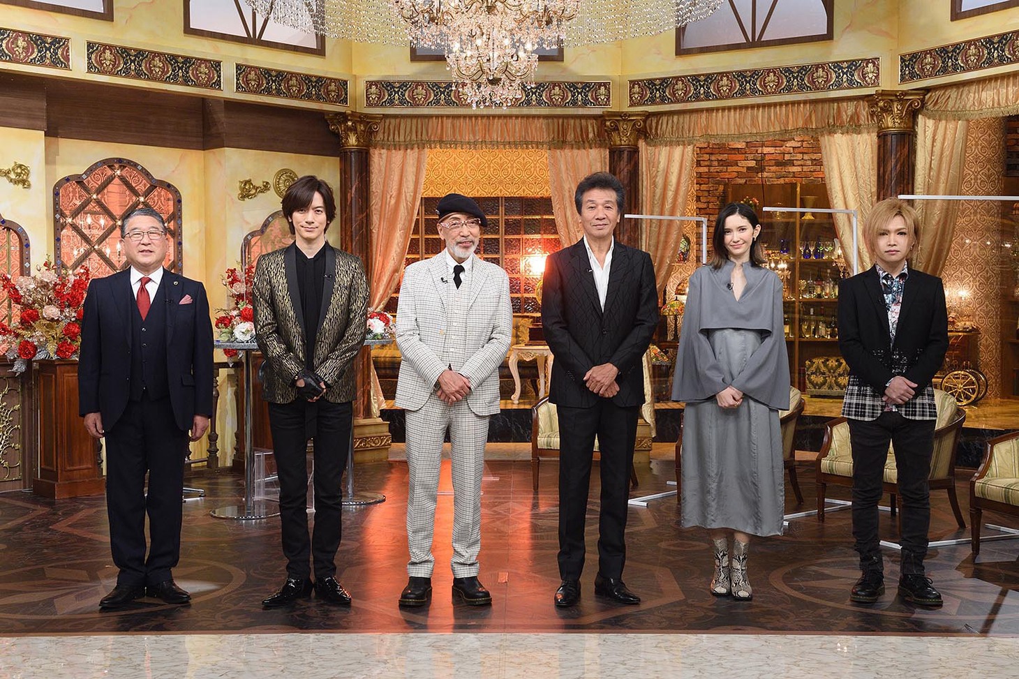 左から徳光和夫、DAIGO、テリー伊藤、前川清、市川紗椰、鬼龍院翔（ゴールデンボンバー）。(c)テレビ東京