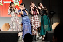 左から市川優月、小島はな、高井千帆、愛来。