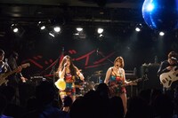 「ドキッ！ベッド・インの新年会！トーク＆おギグ2021 ～石島、スローセックスやめるってよ～」の様子。（Photo by N.ARAKI）