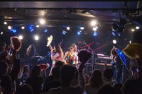 「ドキッ！ベッド・インの新年会！トーク＆おギグ2021 ～石島、スローセックスやめるってよ～」の様子。（Photo by N.ARAKI）