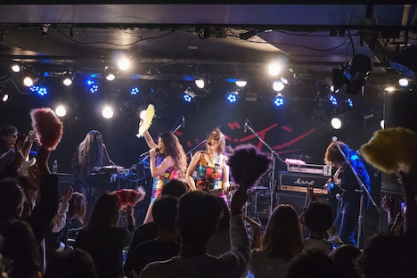 「ドキッ！ベッド・インの新年会！トーク＆おギグ2021 ～石島、スローセックスやめるってよ～」の様子。（Photo by N.ARAKI）