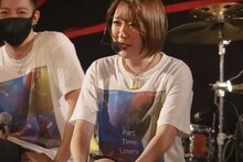 中尊寺まい（Vo, G）（Photo by N.ARAKI）