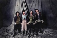 BiSのアーティスト写真（2021年1月）