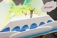 CHAI×ブラザー工業のコラボCM「What's your action?編」内で使用されたペーパークラフト。