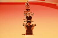 CHAI×ブラザー工業のコラボCM「What's your action?編」内で使用されたペーパークラフト。