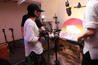 CHAI×ブラザー工業のコラボCM「What's your action?編」撮影中の様子。