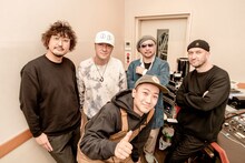 MONKEY MAJIKと瑛人。