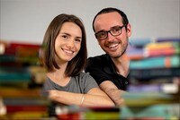 ナオミ・ジョーンズとジェームズ・ジョーンズ。