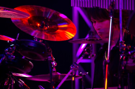 ゆうや（Dr）（撮影：今元秀明）