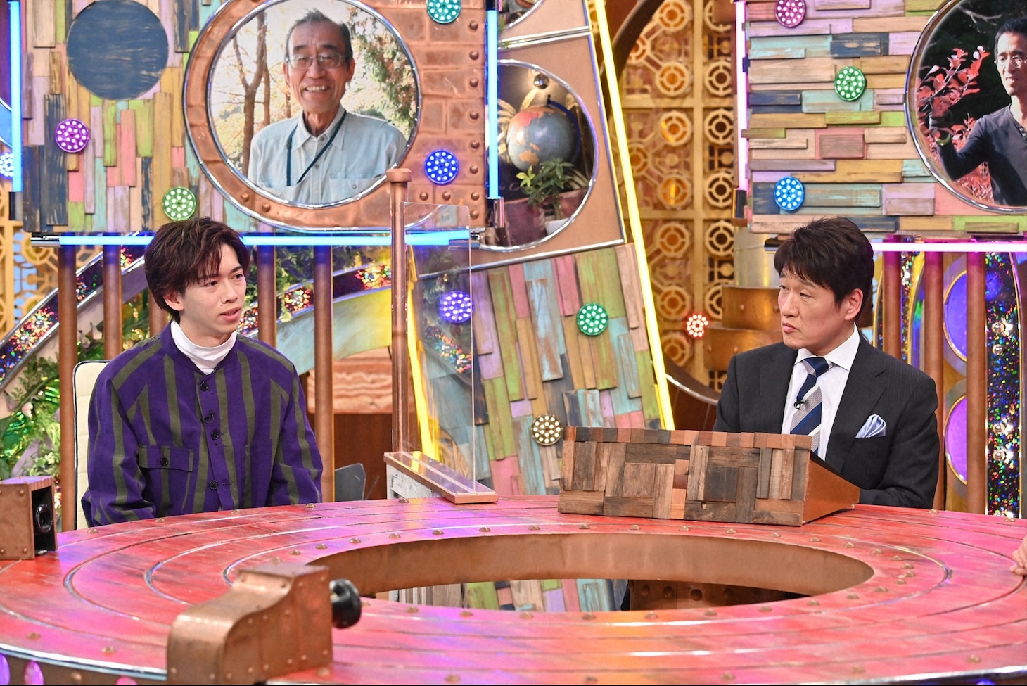 リョウガ（超特急）と林修。(c)ABCテレビ
