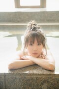 大谷映美里の1st写真集「好きな人」より。（撮影：菊地泰久）