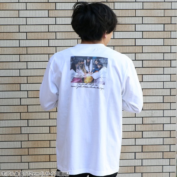 菅田愛貴デザインのロングスリーブTシャツ。
