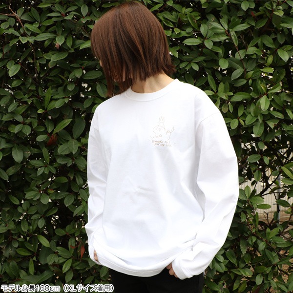 菅田愛貴デザインのロングスリーブTシャツ。