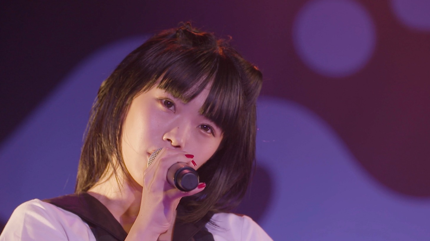 「 BiSH / HUG ME [BiSH presents FROM DUSK TiLL DAWN]」より。