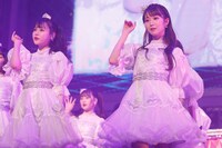 左から齊藤なぎさ、大谷映美里。（写真提供：代々木アニメーション学院）