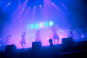 =LOVE「WINTER TOUR『You all are "My ideal"』」東京・日本武道館公演の様子。（写真提供：代々木アニメーション学院）