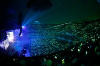 緑のペンライトの光で染まった東京・日本武道館。（写真提供：代々木アニメーション学院）