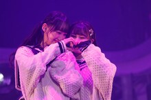 左から音嶋莉沙、山本杏奈。（写真提供：代々木アニメーション学院）