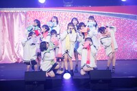 =LOVE「WINTER TOUR『You all are "My ideal"』」東京・日本武道館公演の様子。（写真提供：代々木アニメーション学院）