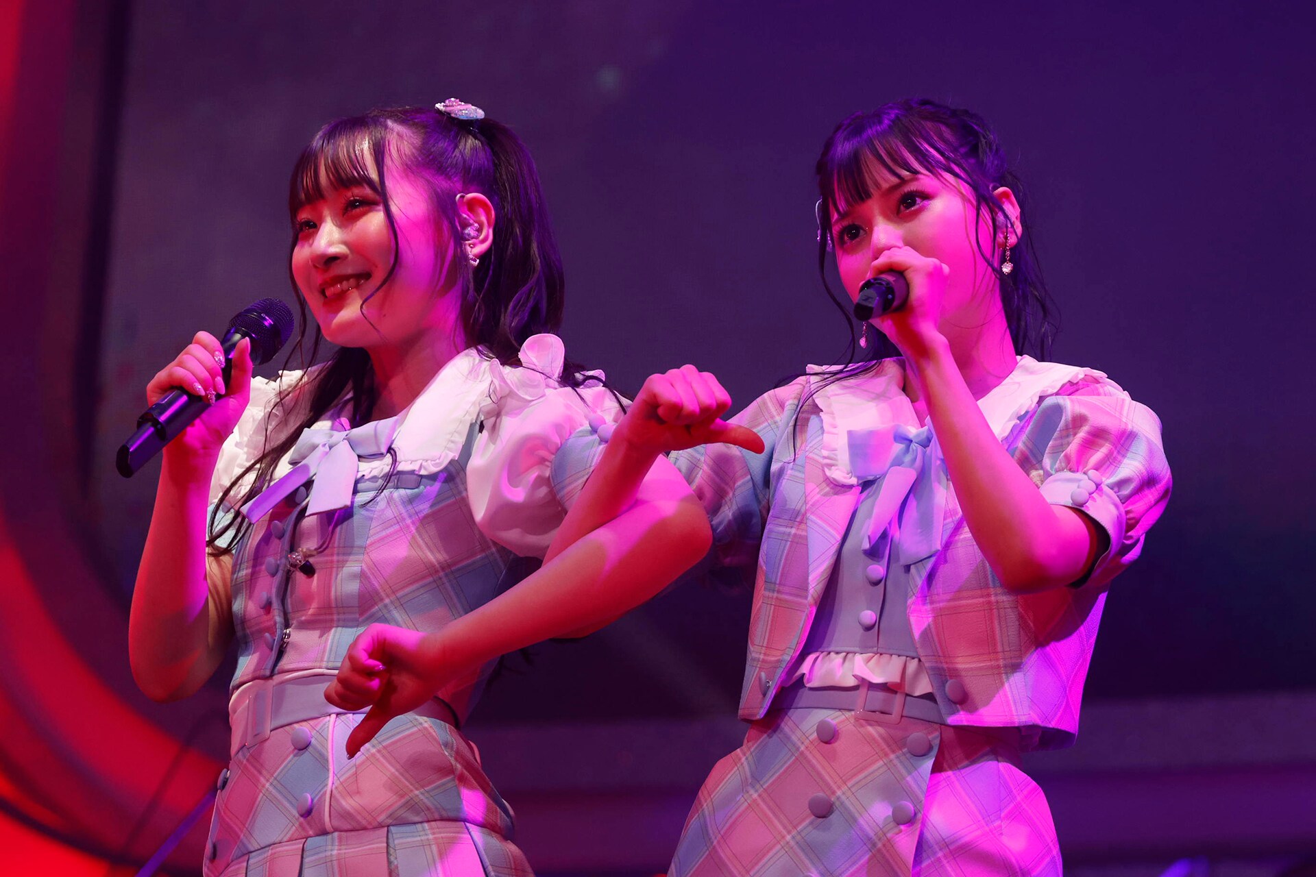 左から齋藤樹愛羅、齊藤なぎさ。（写真提供：代々木アニメーション学院