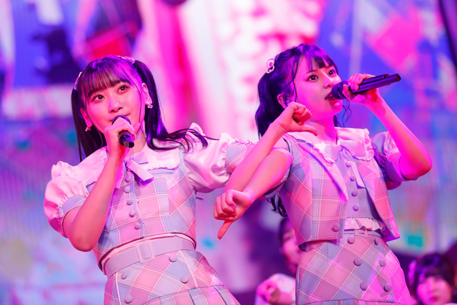 左から齋藤樹愛羅、齊藤なぎさ。（写真提供：代々木アニメーション学院