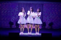 左から大谷映美里、野口衣織、瀧脇笙古。（写真提供：代々木アニメーション学院）