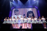 =LOVE「WINTER TOUR『You all are "My ideal"』」東京・日本武道館公演の様子。（写真提供：代々木アニメーション学院）